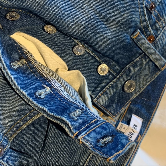 Re/Done high-rise cut-off denim shorts - Picture 4 of 4